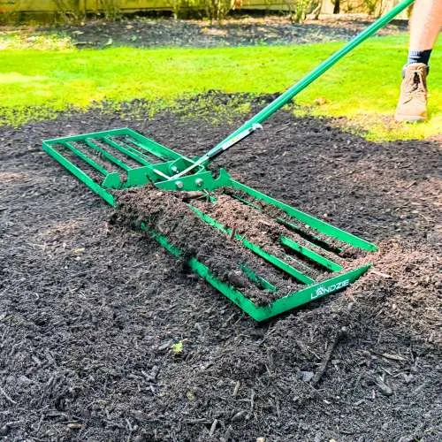 How to Aerate Soil for Better Drainage: Easy Steps for Healthier Gardens